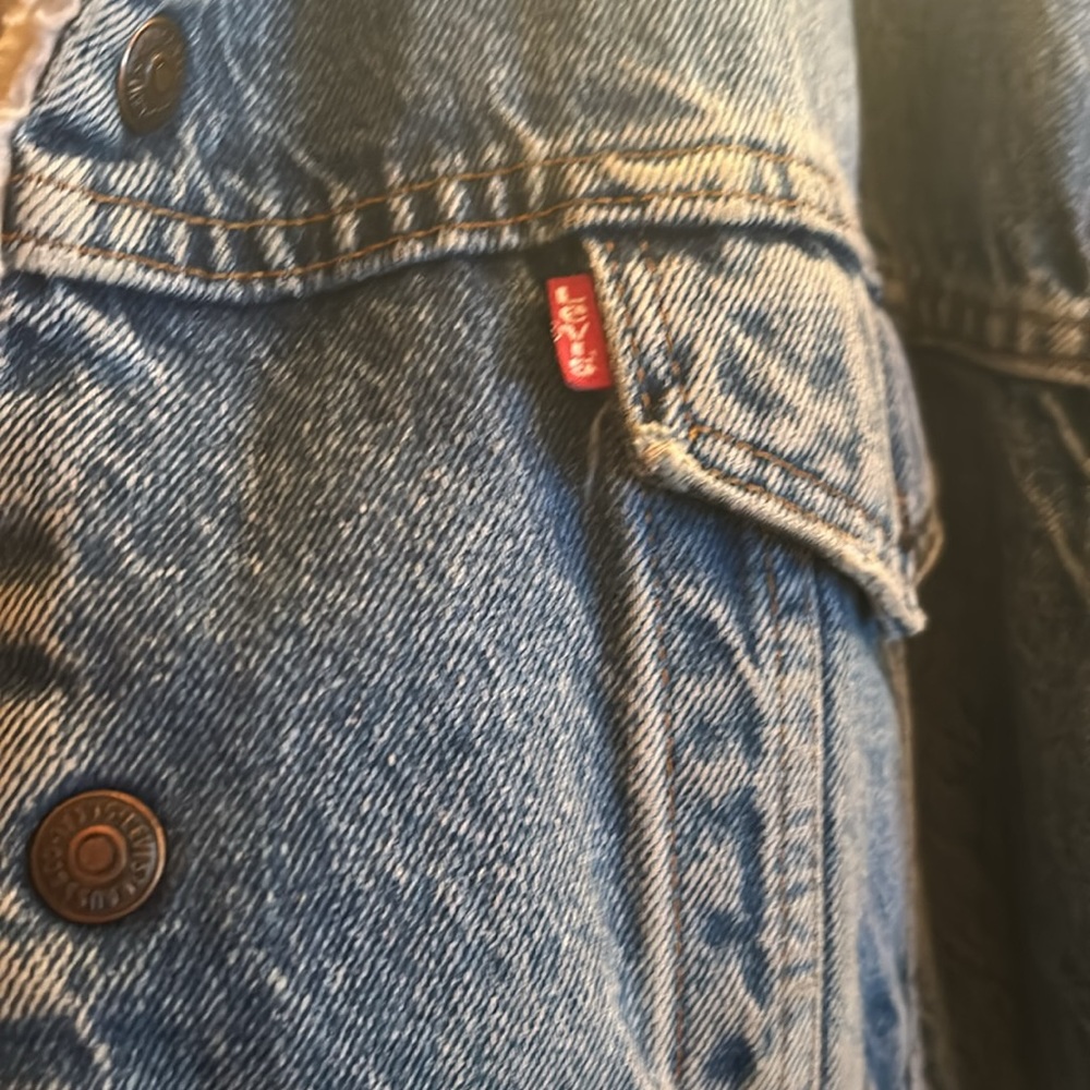 Authentic 80's Levis sherpa Trucker jean jacket - Picture 10 of 16